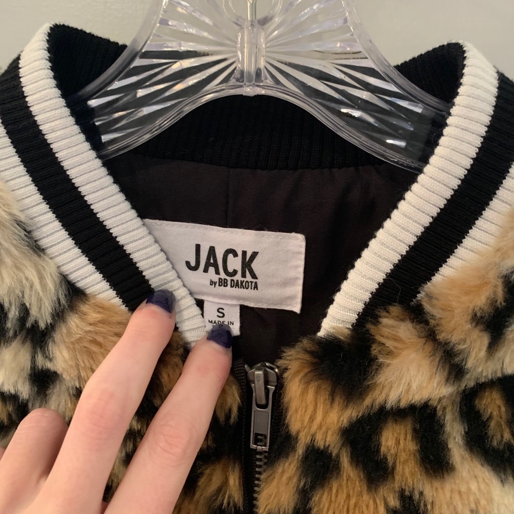 NWOT Jack by BB Dakota Leopard Faux Fur Bomber: Sm - Picture 3 of 5